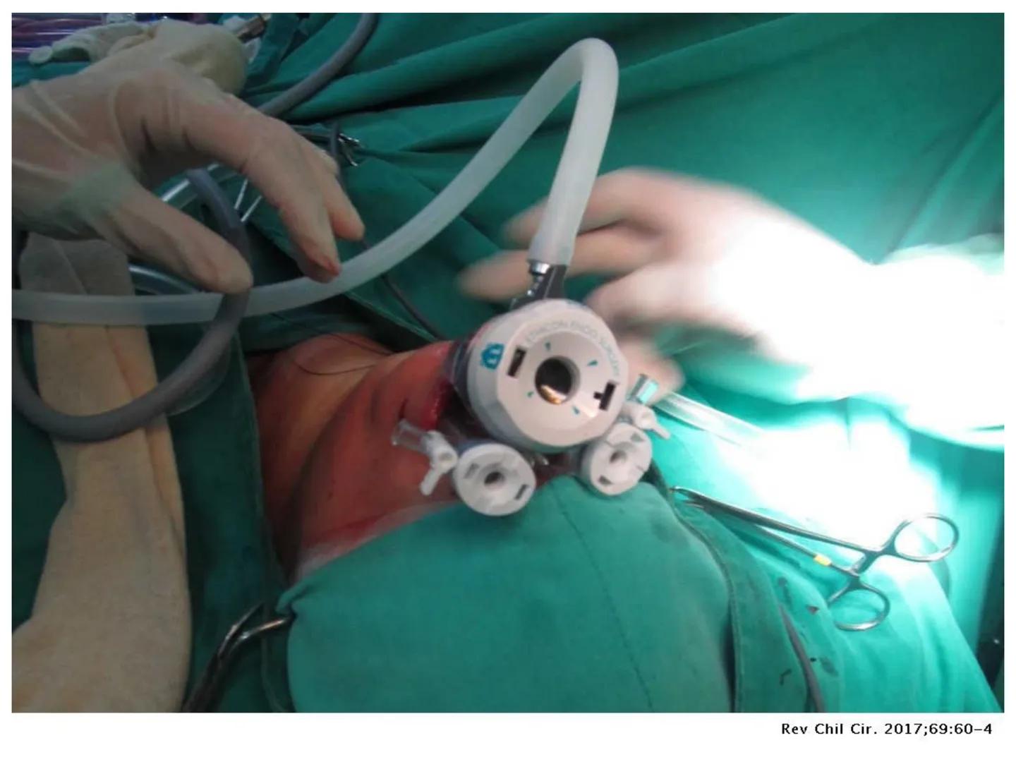 # CIRUGIA DE CABEZA-CUELLO
Y
MAXILOFACIAL • ¿Qué es la cirugía de cabeza y cuello? Como su
nombre lo indica, el servicio médico de Cirugía