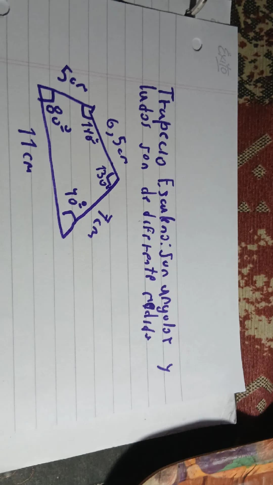 Du
Exito
# Cuadrilateros
Un cuadrilatero es una Fiyata geometrica
pluna y cirruda, esta forma, da por 4
lados que se unen entis sien punto